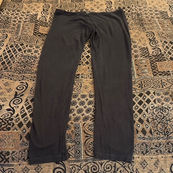 ✨ Splendid Black Leggings – Soft, Flattering & Everyday Essential - Picture 2 of 10